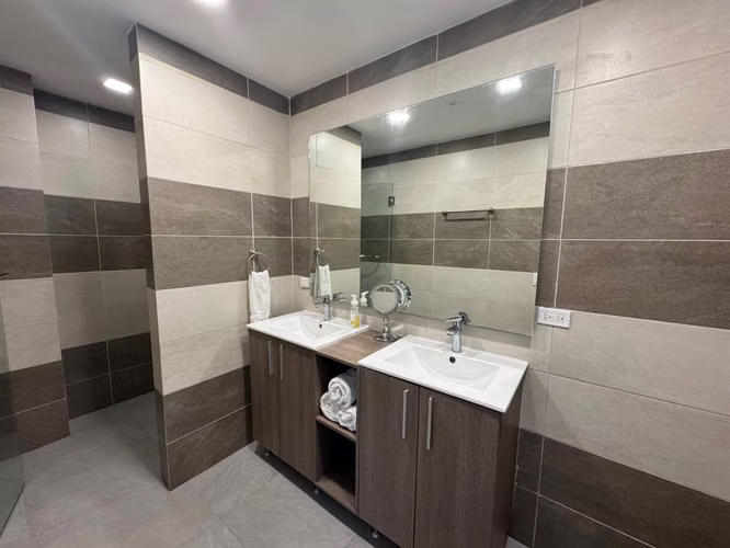 PENTHOUSE AMOBLADO EN EL CANGREJO | 145 M² | 3 HAB + SERVICIO  - Imagen 14