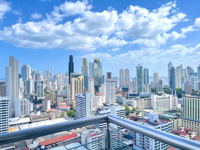 PENTHOUSE FURNISHED IN THE CRAB - 124; 145 M ² - 124; 3 HAB + SERVICE