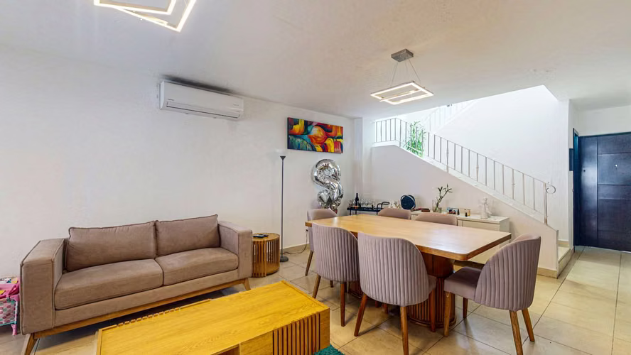Venta de casa dúplex con doble terraza y garita de seguridad – PH Villa Tiber, Brisas del Golf - Imagen 7