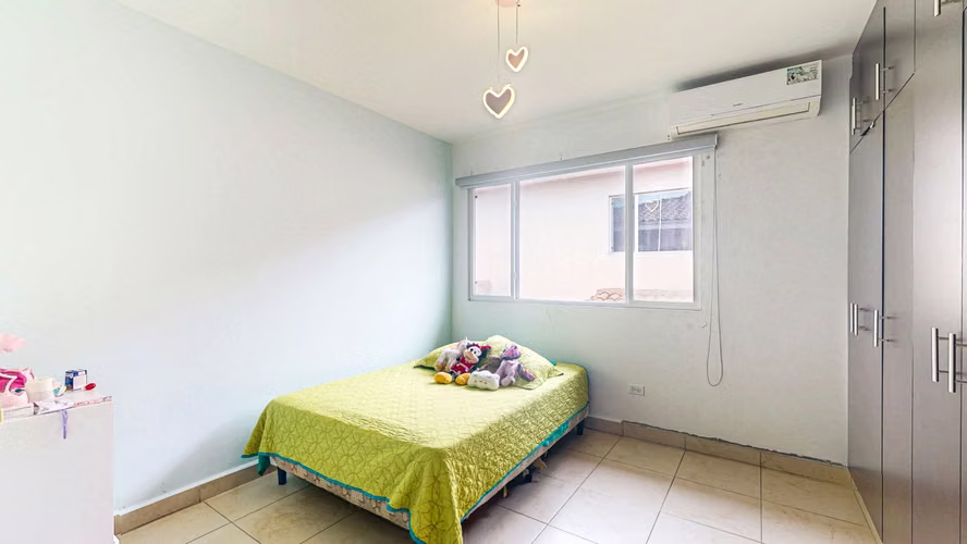 Venta de casa dúplex con doble terraza y garita de seguridad – PH Villa Tiber, Brisas del Golf - Imagen 15