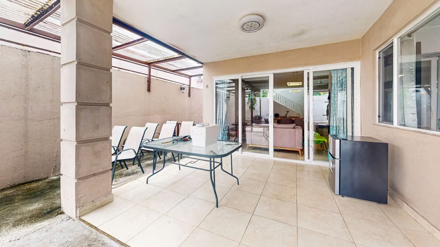 Venta de casa dúplex con doble terraza y garita de seguridad – PH Villa Tiber, Brisas del Golf - Imagen 18
