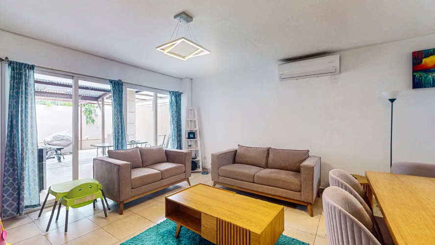 Venta de casa dúplex con doble terraza y garita de seguridad – PH Villa Tiber, Brisas del Golf - Imagen 5
