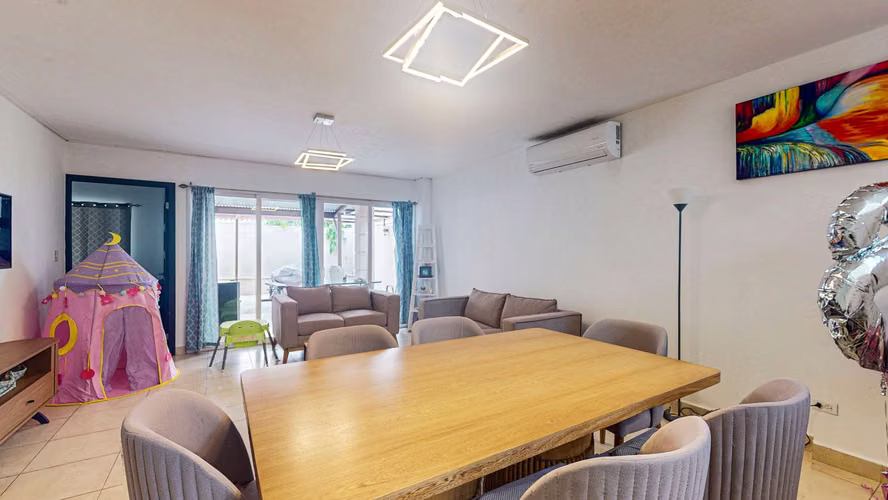 Venta de casa dúplex con doble terraza y garita de seguridad – PH Villa Tiber, Brisas del Golf - Imagen 8