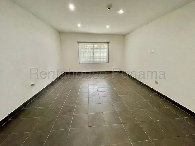 Dúplex Comercial en Venta en Obarrio, Calle 50 SYH