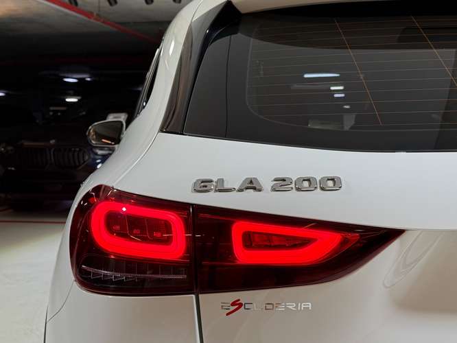 MERCEDES-BENZ GLA200 del 2020 - Imagen 8
