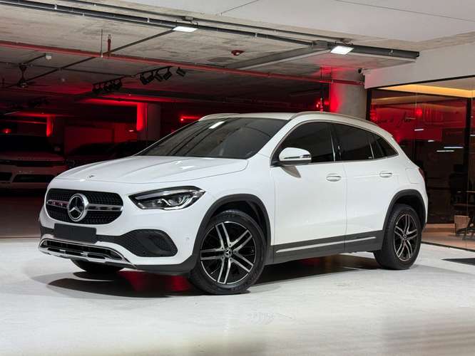 MERCEDES-BENZ GLA200 del 2020 - Imagen 3