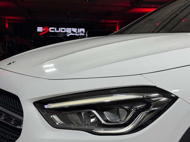 MERCEDES-BENZ GLA200 del 2020 - Imagen 4