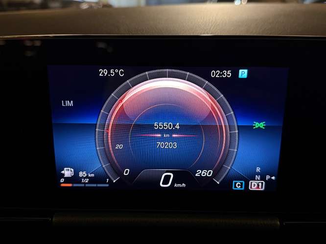 MERCEDES-BENZ GLA200 del 2020 - Imagen 16
