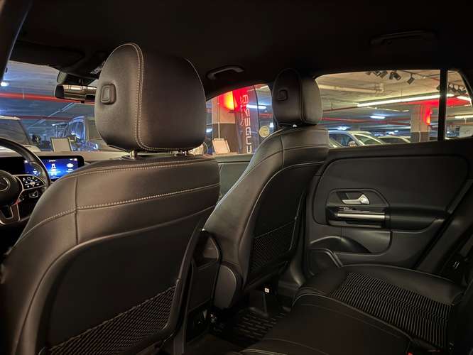 MERCEDES-BENZ GLA200 del 2020 - Imagen 12