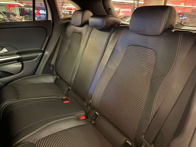 MERCEDES-BENZ GLA200 del 2020 - Imagen 13