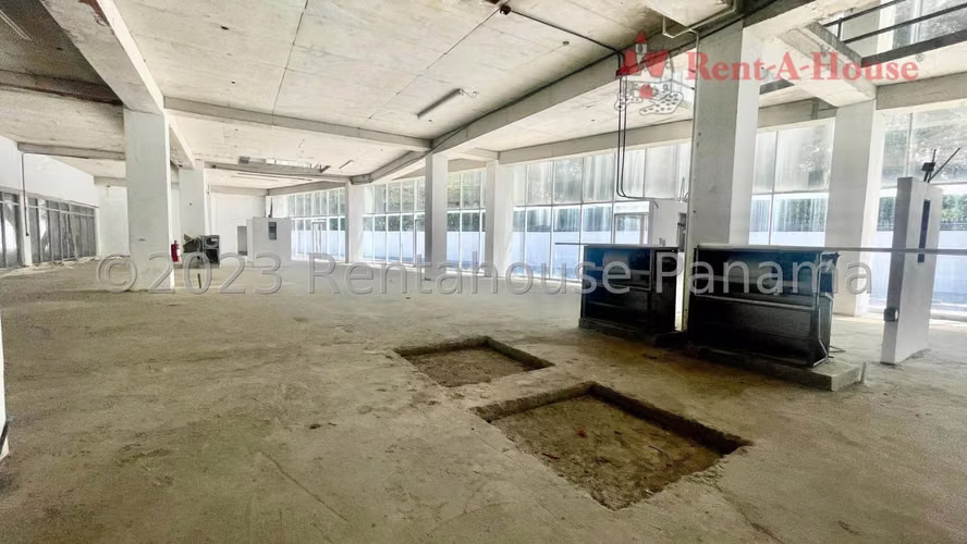 Venta de Local Comecial en Edificio Comercial en Colon 27*1760Mfk