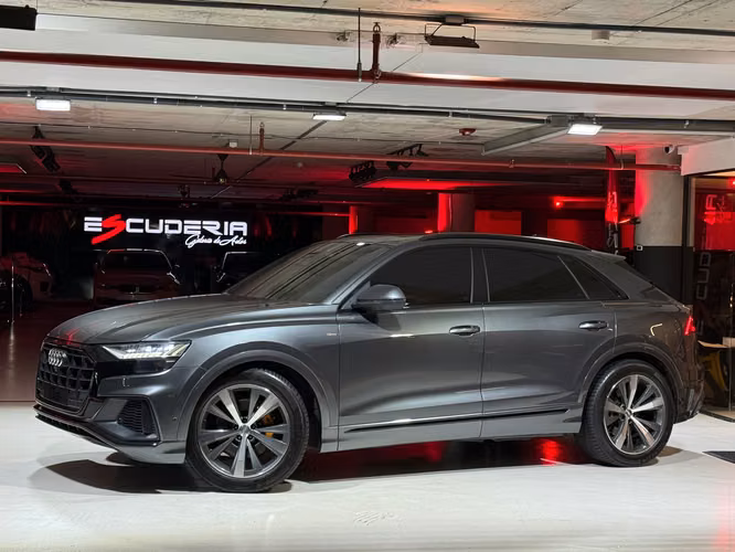 AUDI Q8 2019