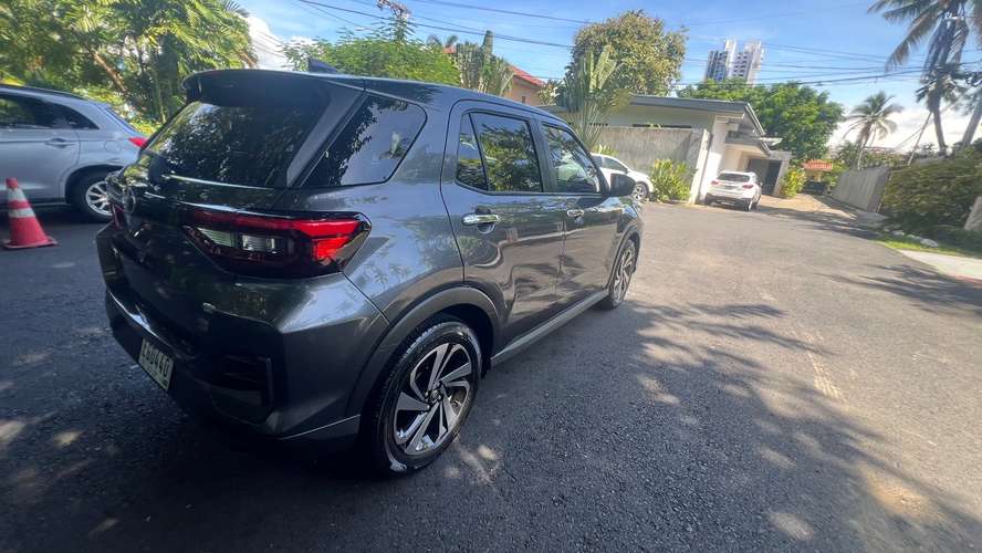 Vendo Toyota raize año 2025 automático  - Imagen 4