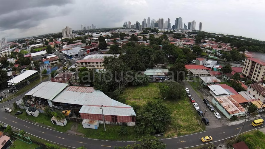 Terreno en Venta en Parque Lefevre SYH - Imagen 5