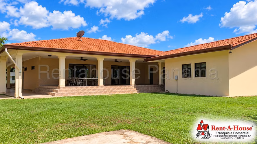 Casa De Campo En Venta En El Barrero YS