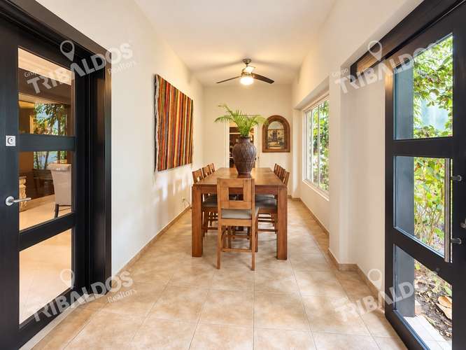 VENTA DE 2 CASAS EN 1 EN COSTA DEL ESTE – 6 RECÁMARAS