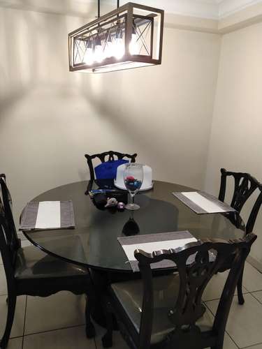 Vendo Juego de comedor y credenza - Imagen 3