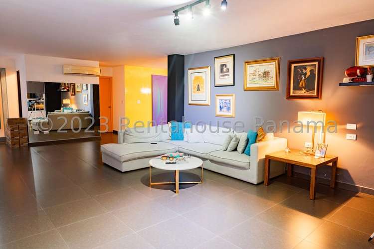 Venta de Apartamento de 2 niveles