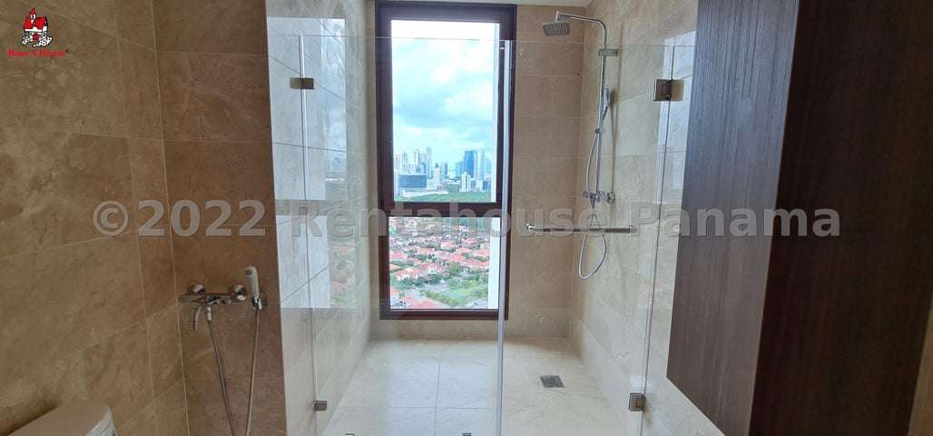 Venta de Apartamento en Santa Maria, PH The Colonial Av. Santa María Golf &Country Club 24LGG7909