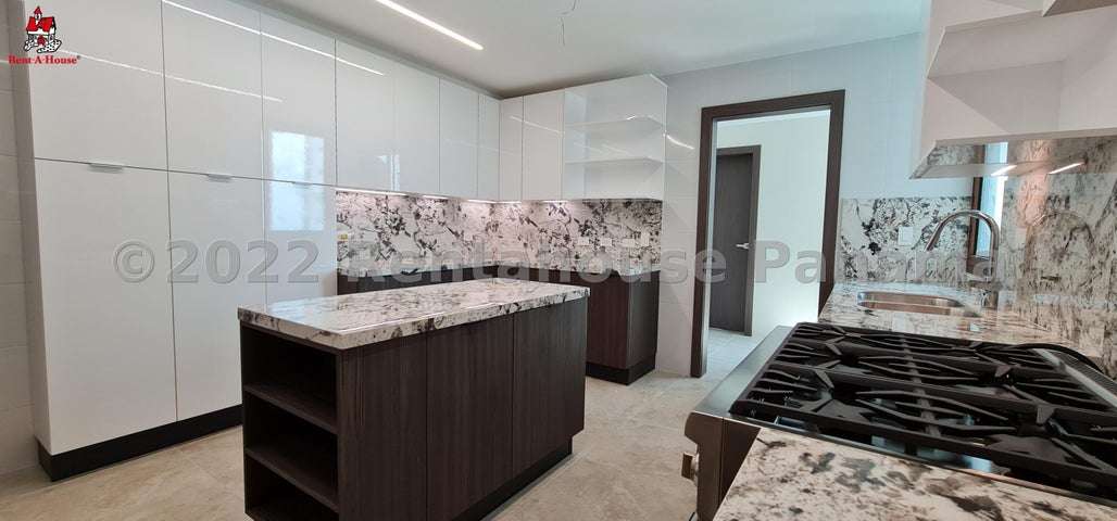 Venta de Apartamento en Santa Maria, PH The Colonial Av. Santa María Golf &Country Club 24LGG7909