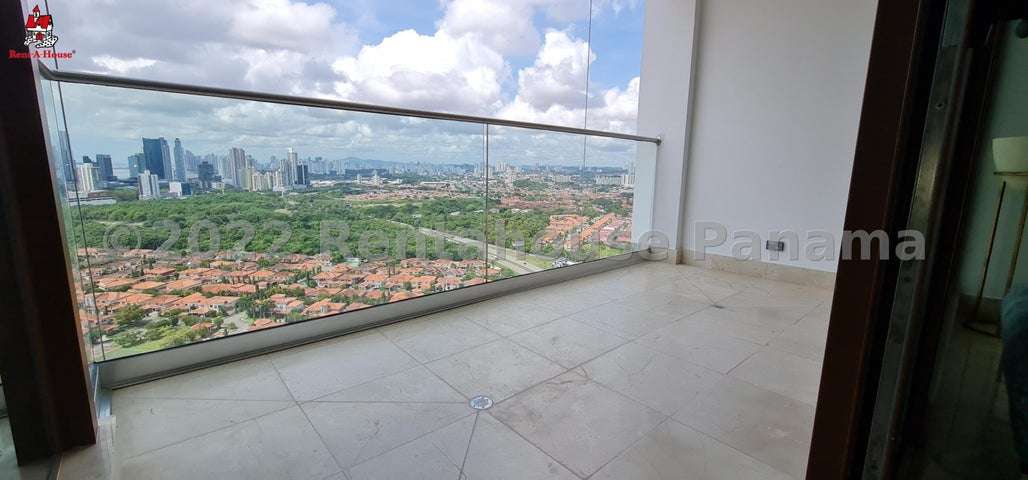 Venta de Apartamento en Santa Maria, PH The Colonial Av. Santa María Golf &Country Club 24LGG7909
