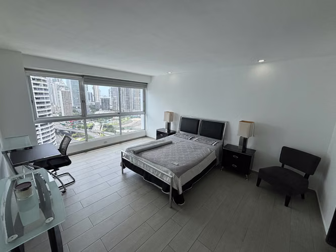 SE ALQUILA BAYFRONT AMOBLADO - Imagen 4