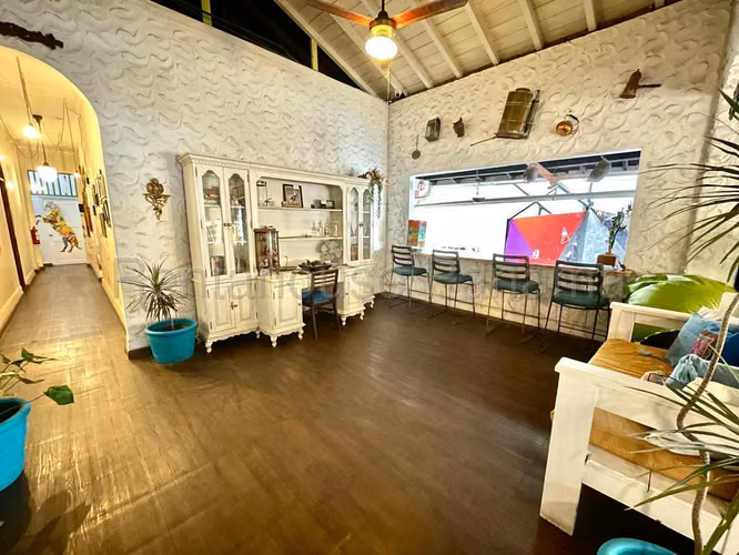 Venta de Casa Comercial en Bellavista AP2