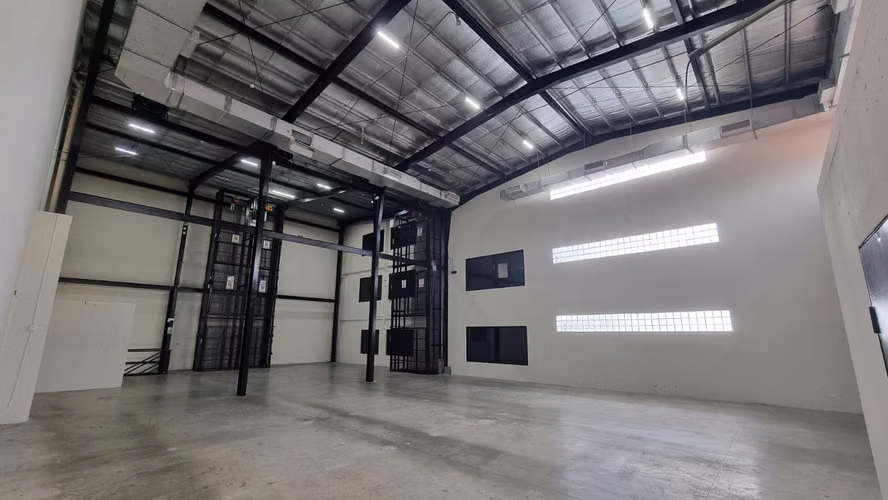 Edificio con oficinas y galera incluida en Costa del este listo para entregar venta o alquiler  - Imagen 5
