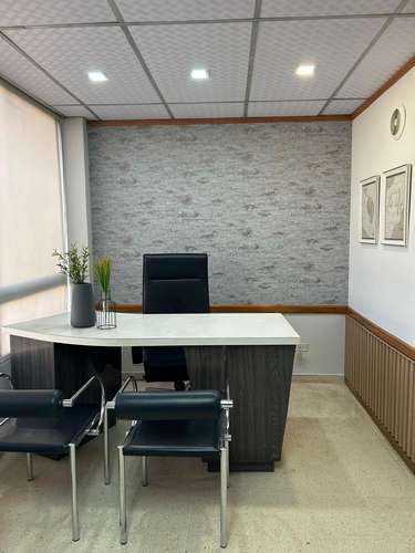 Galerias Coloniales el Dorado. Oficina 37mts amoblada $500.00