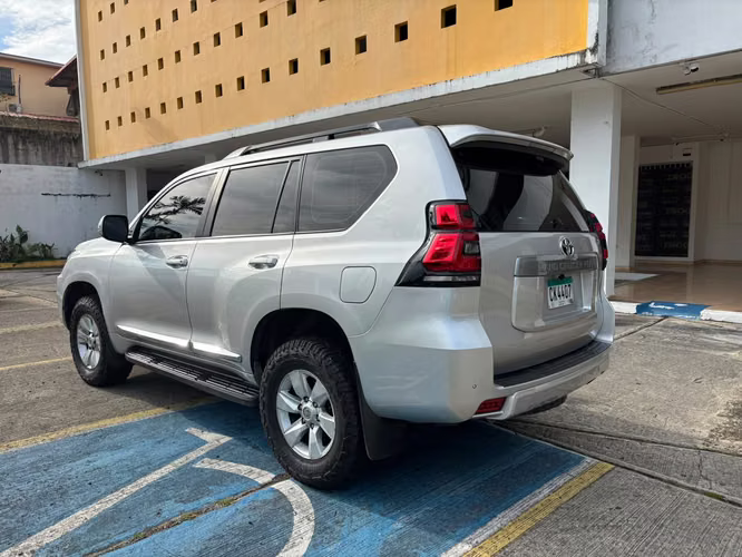 TOYOTA LANDCRUISER PRADO 2018 AUTOMATICO - Imagen 4