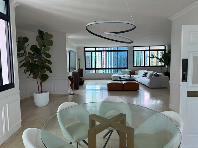 Espectacular Penthouse de 431 m² en Marbella | 5 Recámaras, Amplias Vistas y Excelente Ubicación - Imagen 4