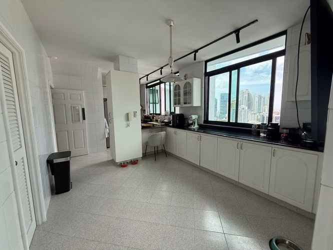 Espectacular Penthouse de 431 m² en Marbella | 5 Recámaras, Amplias Vistas y Excelente Ubicación - Imagen 8