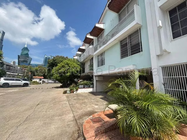 Venta Casa en Obarrio * - Imagen 12