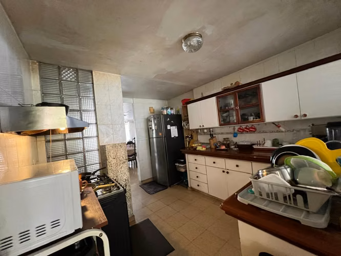 CASA EN VENTA EN CHANIS – AMPLIA PROPIEDAD DE DOS PLANTAS