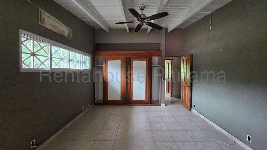 VENTA DE CASA EN ANCÓN 