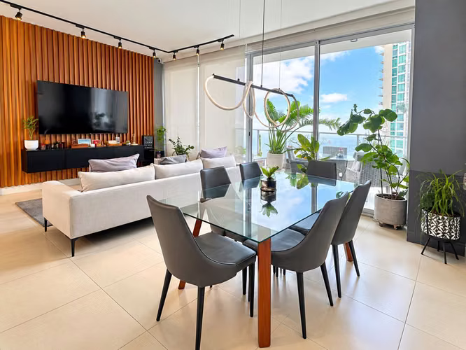 ! PEACEFUL TIP I FURNISHED I 2 BEDROOMS I 150 M ² I BALCONY + SEA VIEW