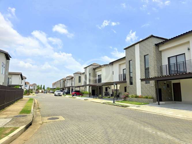 Venta Casa Esquinera Costa Linda. Precio de Oportunidad Negociable. - Imagen 2