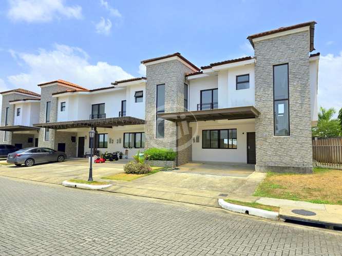 Venta Casa Esquinera Costa Linda. Precio de Oportunidad Negociable.
