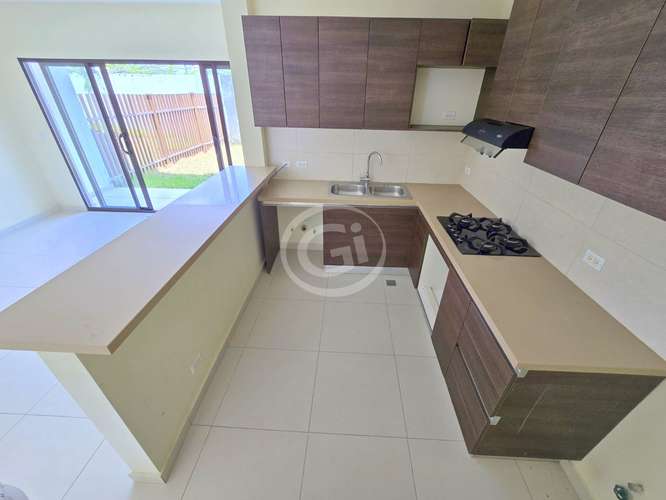 Venta Casa Esquinera Costa Linda. Precio de Oportunidad Negociable. - Imagen 8