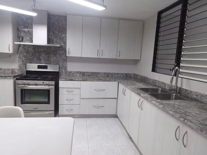 Se alquila y vende bello apartamento en ave. Balboa - Imagen 7