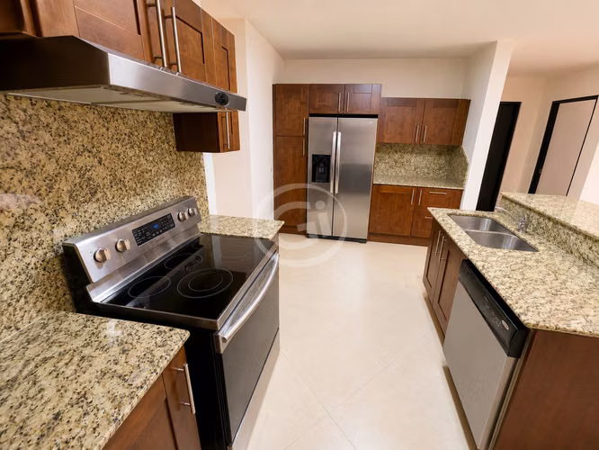 Venta Apartamento Embassy Club Courtyard Cerca a Casa Club - Imagen 7