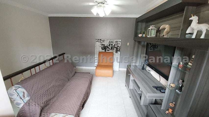 Venta de casa duplex en Corona Gardens, Betania *