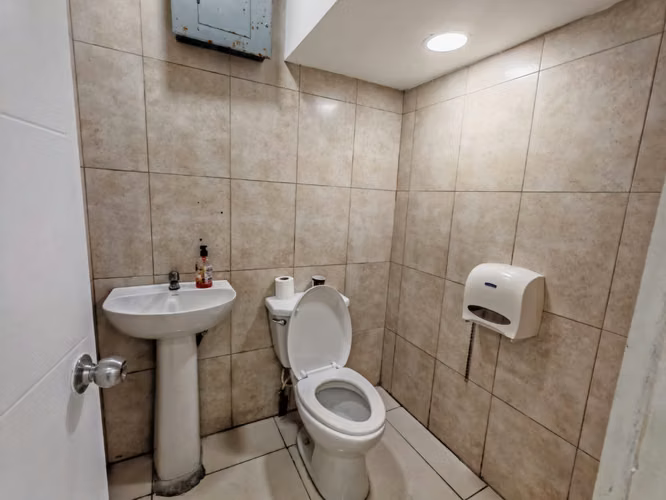 LOCAL COMERCIAL DE 96 m² EN ALQUILER | VÍA RICARDO J. ALFARO - Imagen 5