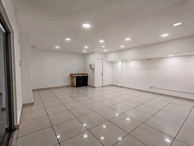 LOCAL COMERCIAL DE 96 m² EN ALQUILER | VÍA RICARDO J. ALFARO - Imagen 14