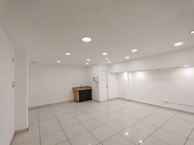LOCAL COMERCIAL DE 96 m² EN ALQUILER | VÍA RICARDO J. ALFARO - Imagen 13