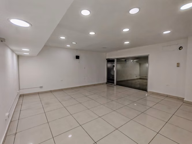 LOCAL COMERCIAL DE 96 m² EN ALQUILER | VÍA RICARDO J. ALFARO - Imagen 16