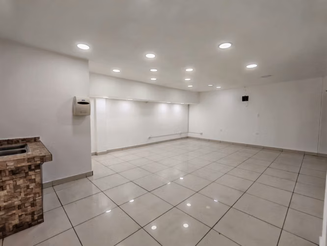 LOCAL COMERCIAL DE 96 m² EN ALQUILER | VÍA RICARDO J. ALFARO - Imagen 11