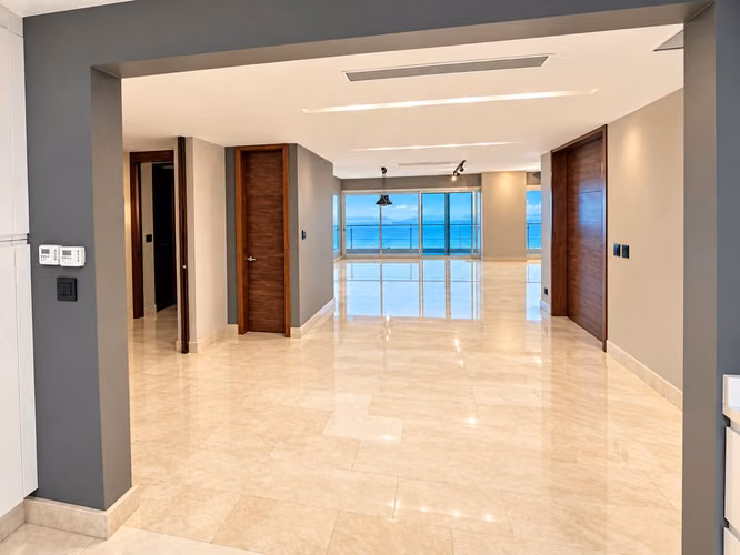 Se Alquila Amplio Apartamento de 354 m² en Costa del Este – Vista al Mar y Acabados de Lujo - Imagen 4