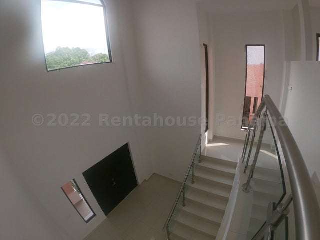 Se vende casa duplex en Clayton Forest, Clayton GCEA22-9353
