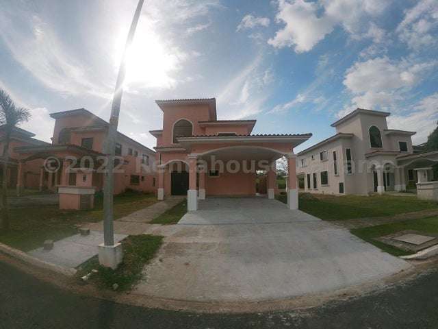 Se vende casa duplex en Clayton Forest, Clayton GCEA22-9353